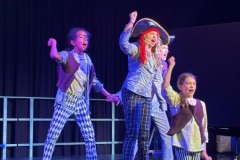 08-Das-g.-Leben-d.-Piraten-Sofia-Anchez-Bedya-Annika-Stumpner-Flora-Holzmueller-Anna-Maria-Koeglberger