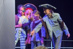 10-Das-g.-Leben-d.-Piraten-Sofia-Anchez-Bedya-Annika-Stumpner-Anna-Maria-Koeglberger-Flora-Holzmueller