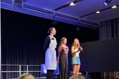 33-Tueren-knallen-Anabel-Umdasch-Karma-Kickingereder-Lena-Zellinger